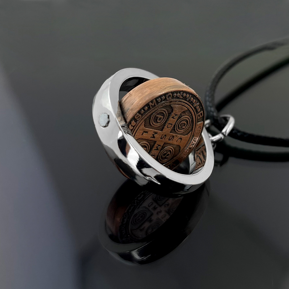 Kalung Medali Santo Benediktus - Necklace Pendant ulasan dan harga